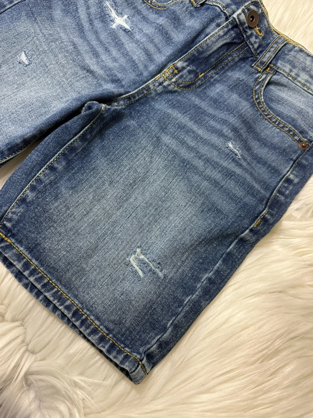 The Children’s Place Distressed Denim Shorts - Boys Size 8 in Medium Wash